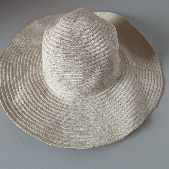 Floppy cream with sparkles beach hat - Picture 1 of 3